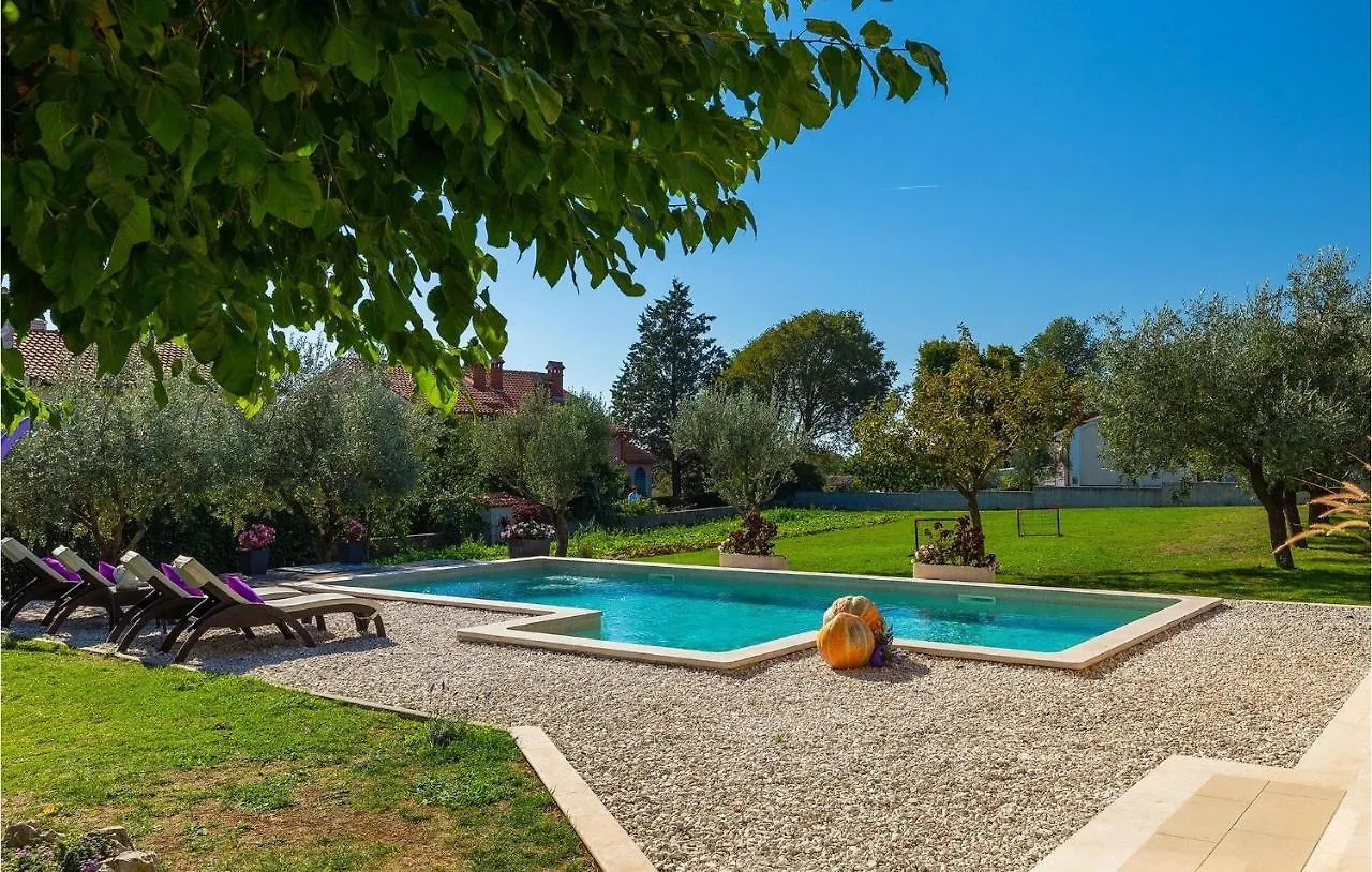 Holiday home Villa Chiara Puntera