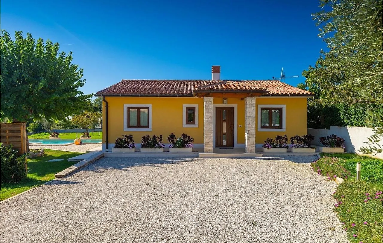 Villa Chiara Puntera 0*,