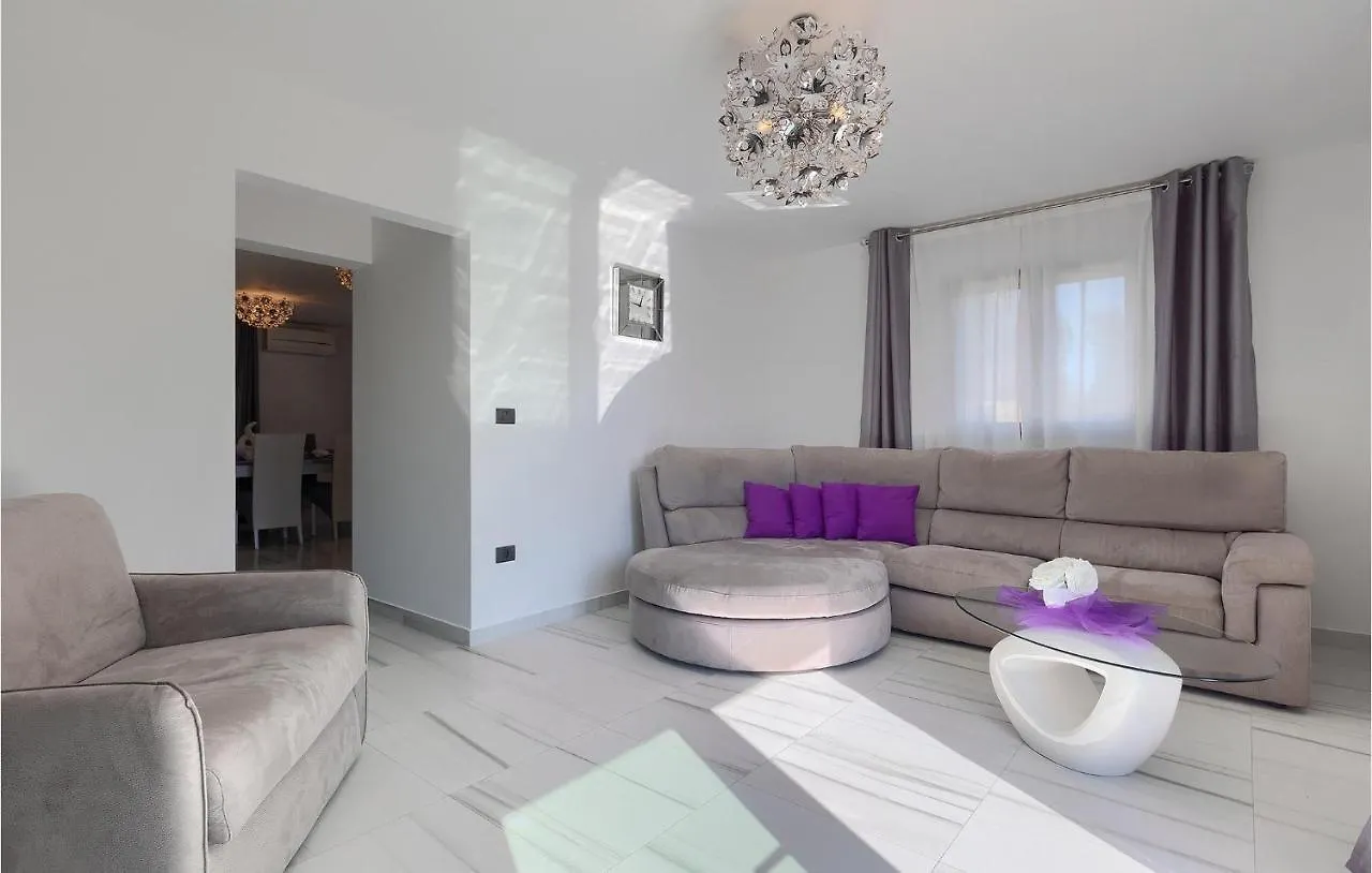 Villa Chiara Puntera 0*,  Croatia