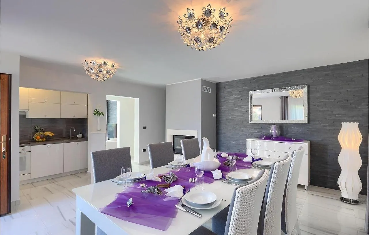 Holiday home Villa Chiara Puntera